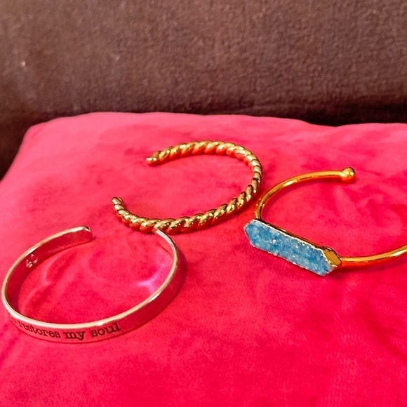 BANGLE BRACELETS Trio Bundle OPEN CUFF Gold and Silver Tone STACKABLE 5459 W - Picture 5 of 14